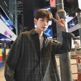 2020 New Fashion Korea Style Oversized Casual Men Plaid Shirt LJ200925