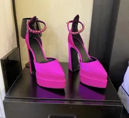 Novo modelo clássico de sapatos femininos clássicos sandálias de moda de salto alto de saltos altos stromestons com sapatos de seda Banquet Multicolor Bandrage Water Diamond Diamond