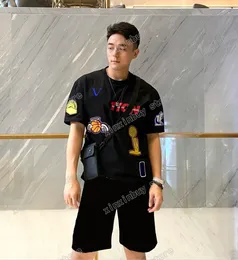 22SS Männer Frauen Designer T-Shirts Basketball Stickerei Baumwolle Kurzarm Rundhalsausschnitt Streetwear Schwarz Weiß Xinxinbuy S-XL