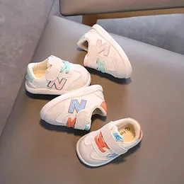 NE W Marka Tasarımcı Erkek Kızlar İlk Yürüyüşçüler Bebek Toddler Çocuk Ayakkabı Bahar ve Sonbahar Yumuşak Dip Nefes Alabilir Spor Küçük Bebek Ayakkabıları US1C-US4.5C