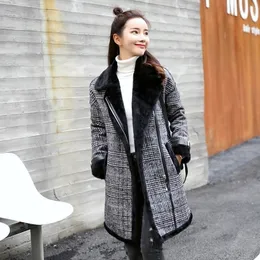 High Quality Brand Elegant Plaid Wool Blend Coat Spring Winter Coat Overcoat Women Patchwork Covered Warm Woolen Coat 201102