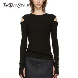 Twotwinstyle Casual Sexy Women T-shirt O Neck Långärmad Hollow Out Off Shoulder Slim T Shirt Kvinna Mode Kläder 220321