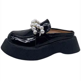 Klänning skor koreanska små läder skor hajuku stil mode pärla pärlor pärlor plattform loafers kvinnor sandaler kväll fest 220321