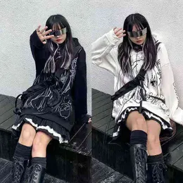ブラックアニメゴスフーディー女性カワイイホワイトハラジュクスウェットシャツダークアカデミアトップコリアンファッションゴシック服韓国ファッションY220810