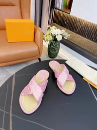 Luxury Desinger tofflor mode druvor rabatt tunna svarta flip flops varumärke sko ladie beige sandaler flippers kausal flip flop för kvinnor 36-45