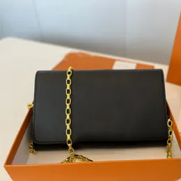 5A Luxury Designer Clutch Bags Womens Envelope with Magnetic Buckle Closed Metal Chain