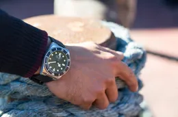 42 -миллиметровые левые мужчины смотрят 25610 Автоматический титановый браслет. Безусловные часы для плавания сапфира.