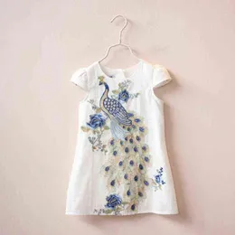 Neue stilvolle Schwesternkleider Familienkleidung Pfauenstickerei-Kleid Kurzarm Familienmädchen-Kleidungskleid Weiß Blau