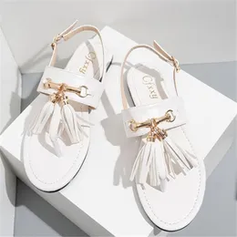 Damskie sandały na płaskim obcasie Projektant damskich klapek Skórzane buty na co dzień Klapki z frędzlami Sandały Summer Beach Slipper