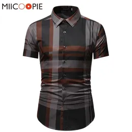 Summer Business Social Chemise Homme Party Casual Festa curta Camisa listrada Men Dress Dress Button Up Fashion Mens Clothes 220527