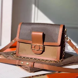 10a l väska designer väska dauphine crossbody väskor koppling kvinnor handväskor plånböcker äkta axelväska kuvert väska lyxiga stövlar skor fidget leksaker