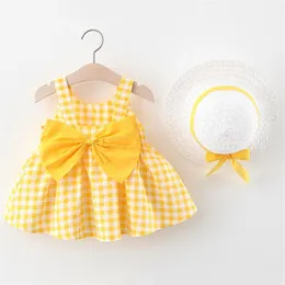 Clothing Sets 2Piece Summer Toddler Girl Clothes Set Baby Beach Dresses Cute Bow Plaid Sleeveless Cotton Born Princess Dress Sunhat 2022Clot