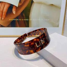Hot selling vintage tortoiseshell acrylic resin letters wide edge Hair Band Headband Luxury Design Jewelry Girls Hair Accessorie