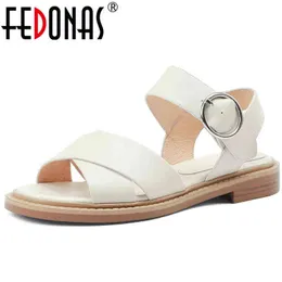 Fedonas Casual Women Sandals Low Heels 레트로 짧은 실제 가죽 펌프 패션 버클 여름 사무실 숙녀 신발 여자 J220527