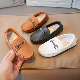 Nya pojkar skor mode mjuka platta loafers för småbarn pojke stora barn sneakers barn lägenheter andas mockasin storlek 21-30