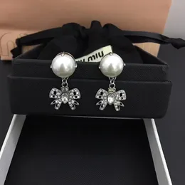 M Brand Sweet Bowknot Studörhängen Luxur Crystal CZ Zircon Bow Designer Söta hjärtat ringar smycken för festförpackning