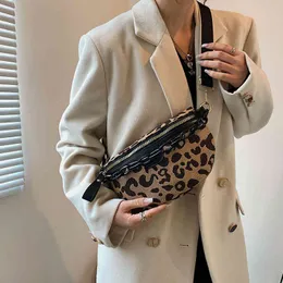 Purses Sale Ny bröstväska Kvinnors Leopard Print Stora Kapacitet Personlig Messenger Bag Leisure Mångsidig Sling One