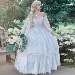 ثياب زفاف عتيقة في العصور الوسطى ، مشد أبيض من الدانتيل قبالة الكتف طويل الأكمام الزفاف الزفاف الزفاف tiere الأميرة على طراز الفيكتوري رداء دي ماري