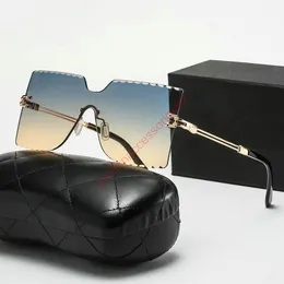 مصمم كبير الحجم مربع نظارة شمسية للنساء أزياء شقة أعلى نظارات التدرج الرجال Gafas de sollless sun sun sinses silver gold metal frame lunettes