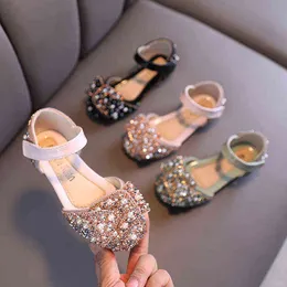 Pojedyncze buty dziewczęce dziecięce letnie sandały perłowe Rhinestone Bow dziecięce buty wyczynowe Fahsion płaskie sandały G220418