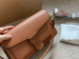 2022 Nya toppkvinnor karamell crossbody väska populära lady axel väskor designer äkta läder komposit handväskor mode grossistkoppling kvinnliga plånböcker