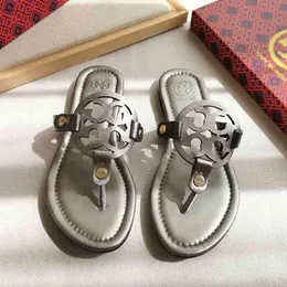 Burchs Torys Kaptaki Designer TOE Slipper Clip Miller TB Dopasowanie krów skórzane sandały damskie dla kobiet 469