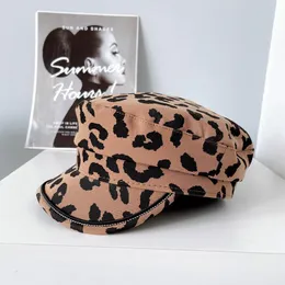 Basker mode kvinnor militär hatt höst sjöman hattar damer basker mössor platt topp kapten cap rese kadett åttkantiga leopard capberets