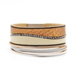 Braccialetti con ciondoli Bracciale in pelle serpentina moda per donna Fibbia magnetica strass multistrato avvolgente braccialetto gioielli PulserasCharm
