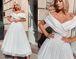 Abito da sposa corto scintillante con spalle scoperte 2022 Semplice glitter tulle lunghezza tè abito da sposa con paillettes A-Line Beach Vestido De Noiva