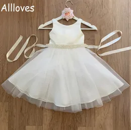 Klassisches Blumenmädchenkleid aus Satin und Tüll mit abnehmbarem Perlenschärpengürtel, Schmuckhalsausschnitt, einfaches Erstkommunionkleid für Kinder, Babys, formelles Geburtstagspartykleid CL0256