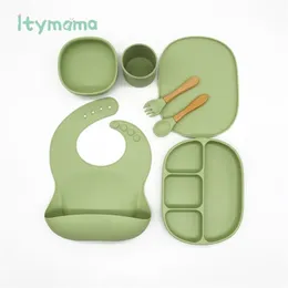 6pcs / set Baby Feeding Stoviglie in silicone Bavaglino impermeabile Piatto da pranzo in tinta unita Una ciotola e un cucchiaio per ventosa gratuiti per bambini 220414