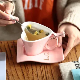 머그잔 세라믹 컵 창조적 인 하트 모양 커피 커피 세트 유럽 스타일 핑크 우유 머그잔 공예 거실 장식