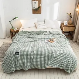 Мягкое фланелевое одеяло для кроватей с твердым цветом кораллового флиса.