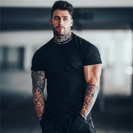 Siłownia mężczyzn z krótkim rękawem bawełniany tshirt swobodny szczupły koszulka męska kulturystyka fitness trening TEE TEE TOPS Summer Clothing 220614