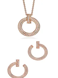 SLIVER DIAMOND CROSS PENDANT NECKLACES GULD FINE SMEYCHER CHOKER Dubbel Row Diamond Designer Jewelry Locket Bangle For Women Trendy Par Fashion 18K Set Ring