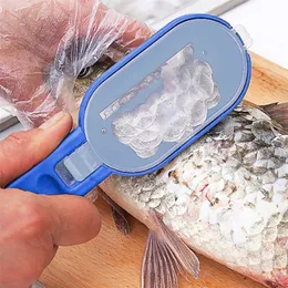 2 In 1 Plastic ing Scale Builtin Cutter Skin Brush Scraping Fast Remove Fish Knife Cleaning Scraper 220727