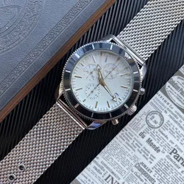 Orologi da uomo classici di moda popolare in Europa e negli Stati Uniti Orologi con movimento al quarzo Orologio da polso da uomo d'affari da 43 mm Montre De Luxe