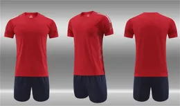 2022 Men Jerseys de futebol personalizado Define o traje de futebol de malha masculino, logotipo personalizado adulto e número com shorts de futebol de shorts Confortáveis ​​para academia