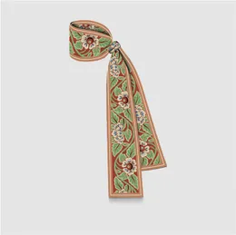 2022 New Designer Design Woman's Schal, Modebriefhandtaschenschals, Krawatten, Haarbündel, Seidenmaterial Wraps Größe: 120*8 cm