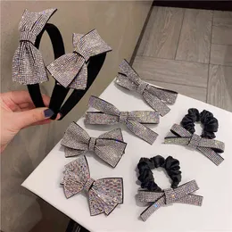 Gümüş Yay Saç Aksesuarları Saç Klip Bantlar Lüks Parlayan Tam Rhinestone Yay Saç Kravat Barrette Sequins Headdress Toptan AA220323