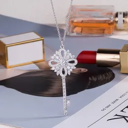 Дизайнерские ожерелья снежинки ключ подвеска S925 Серебряное ожерелье любви Женщины роскошные бренд -дизайнерские ювелирные украшения подарки для элегантной женщины свадебная синяя коробка