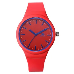 Armbandsur Women's Fashion Sports Silicone Quartz titta på enkel skala geléfärg full kvinnlig student trendiga Watchwristwatches