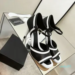 Women Shoes Luxury Designer Hybrid Sheepskin Upper Sandals Open Toe Slides Leather Lining Fabric Flat Heels Summer Shoes