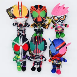 2022 Knuffels Groothandel 18 cm Japanse Heisei Kamen Rider 20 jaar knuffel souvenir pop tas hanger zitpositie hanger ondersteuning voor op maat