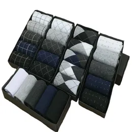 Männer Socken 5Pairs Hohe Qualität Casual Business Baumwolle Einfarbig Frühling Herbst Sommer Männlichen Atmungsaktive Elastische Crew Mann geschenkMen's