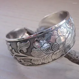 Bileklik Çingene Etnik Kare Çiçek Metal Oyma Geniş Bangler Tibet Gümüş Renk Vintage Retro Kabile Bilezik Kelezi Kadınlar için Ke Ke