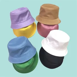 Designer Luxury Nylon Bucket Hat Triangle Metal High Version Cappelli Panama per donna Summer Queen Top P Brand Fisherman Hat 220812
