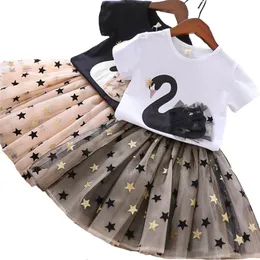 مجموعة ملابس الفتيات Swan T Shirt Star Mesh 2pcs بدلة 2 ألوان الصيف ارتداء الأطفال حفلة عيد ميلاد حاضرة لمدة 2 8 سنوات الأطفال 220620
