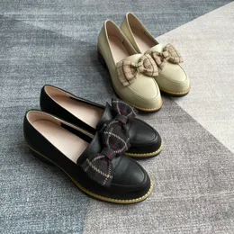 Japanische College-Stil-Bogenleder-Schuhe mit dickem Absatz für Damen im frischen Stil 35-40