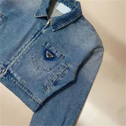 Kadın tasarımcılar denim ceketler ince stil aşağı parkas için mektup fermuarları düğmesi tomurcuklu bahar sonbahar ceket kot moda ceket kotları uzun kollu kısa paltolar